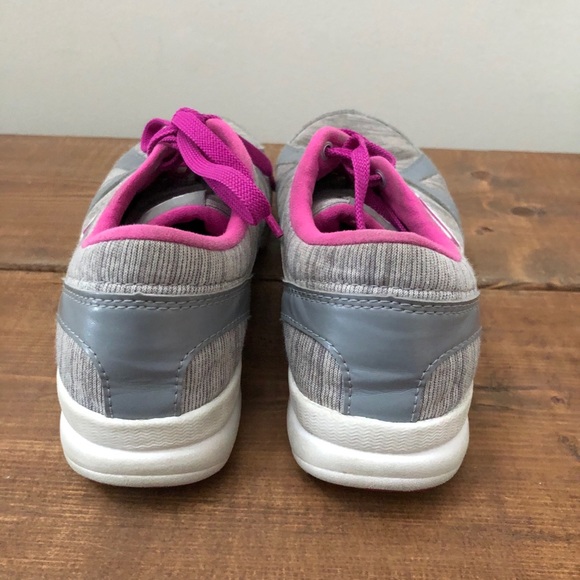 New Balance Women's Running Shoes 317 Size 7 - Picture 5 of 7